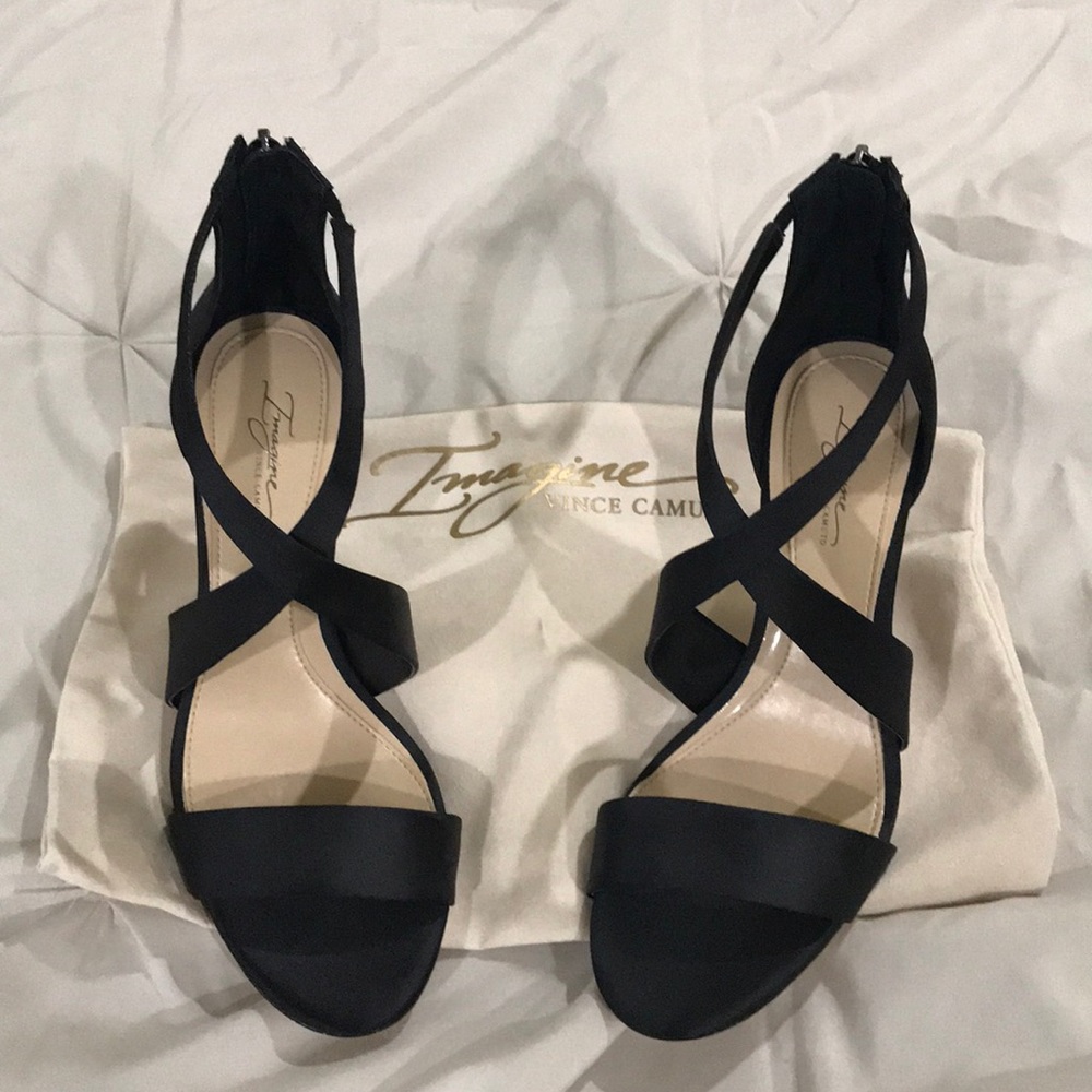 Vince Camuto Black low heel sandals